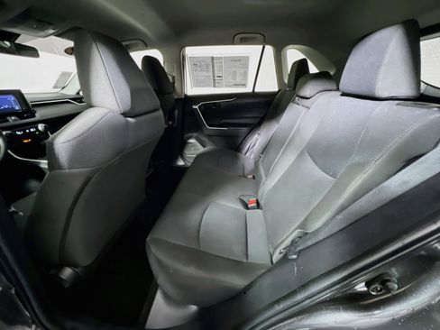 Used 2022 Toyota RAV4 LE FWD image 25