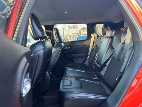 Used 2021 Jeep Cherokee Altitude image 21