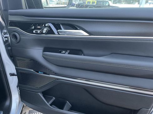 New 2026 Jeep Grand Wagoneer L Summit w/ Premium Group III AWD/4WD image 40