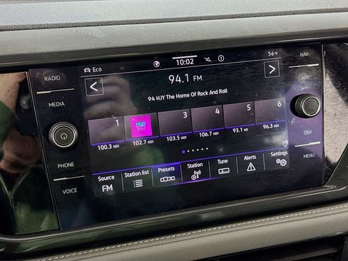 Used 2022 Volkswagen Taos SEL image 19