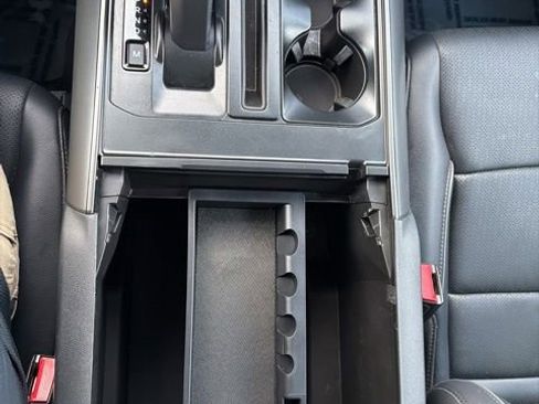 Used 2025 Ford F150 Lariat AWD/4WD image 16