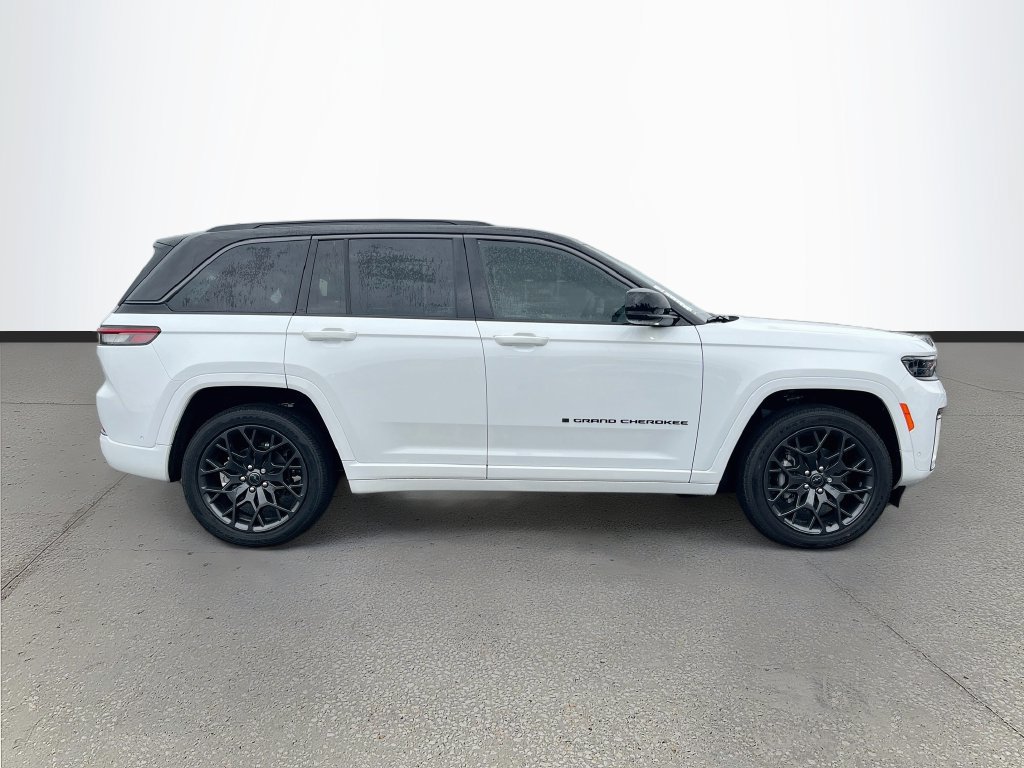 New 2027 Jeep Grand Cherokee Summit w/ Adv Protech Group IV AWD/4WD image 8