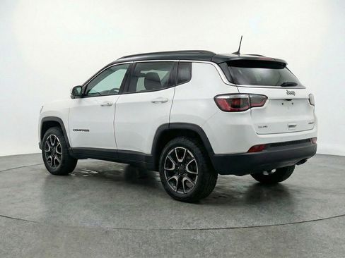 Used 2025 Jeep Compass Trailhawk AWD/4WD image 6