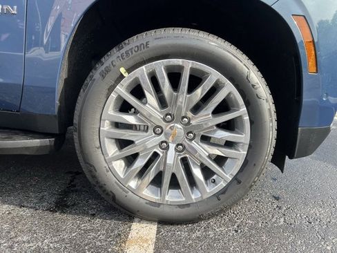 New 2025 Chevrolet Suburban Premier image 52