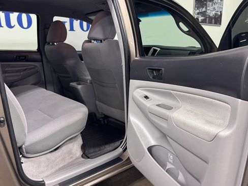 Used 2011 Toyota Tacoma 4x4 Double Cab w/ TRD Off-Road Pkg w/JBL Audio image 16