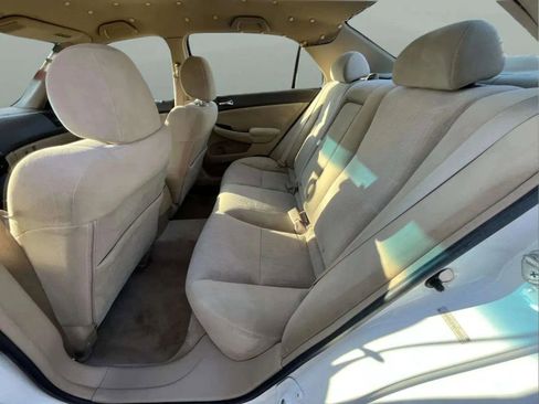 Used 2004 Honda Accord LX image 10