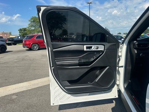 Used 2022 Ford Explorer ST w/ ST Street Pack AWD/4WD image 11