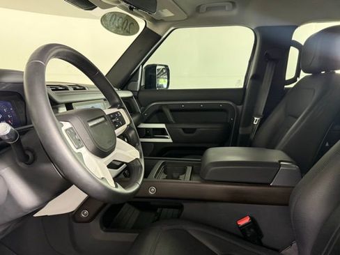 Used 2020 Land Rover Defender 110 First Edition image 34