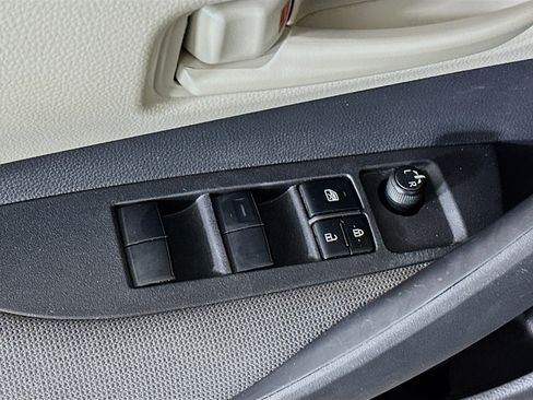 Used 2025 Toyota Corolla LE FWD image 14