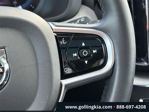 Used 2025 Volvo XC60 B5 Plus w/ Climate Package image 22