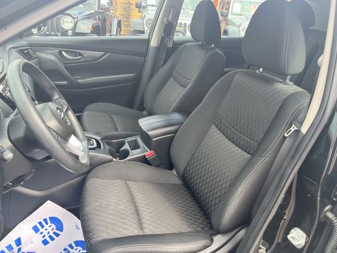 Used 2018 Nissan Rogue S image 10