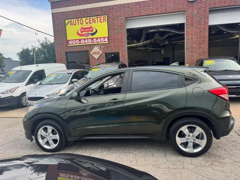 Used 2016 Honda HR-V LX image 2
