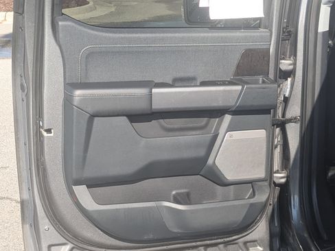 Used 2021 Ford F150 Lariat RWD image 28