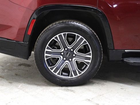 Used 2025 Jeep Wagoneer Series II image 39