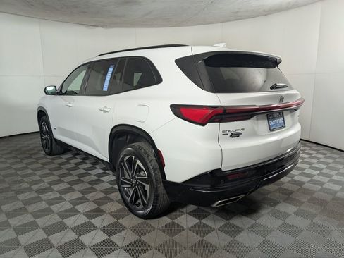 Certified 2025 Buick Enclave Sport Touring image 4