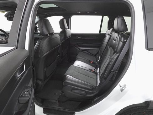 New 2025 Jeep Grand Cherokee L Altitude image 22