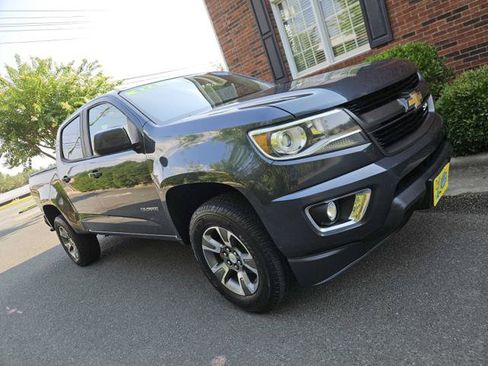 Used 2017 Chevrolet Colorado Z71 AWD/4WD image 7