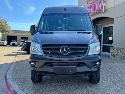 Used 2017 Mercedes-Benz Sprinter 2500 image 8