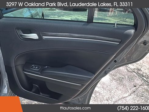 Used 2019 Chrysler 300 Touring w/ Sport Appearance Package RWD image 29