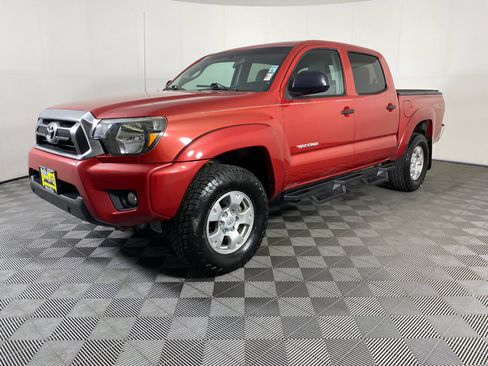 Used 2014 Toyota Tacoma 4x4 Double Cab w/ TRD Off-Road Package image 5