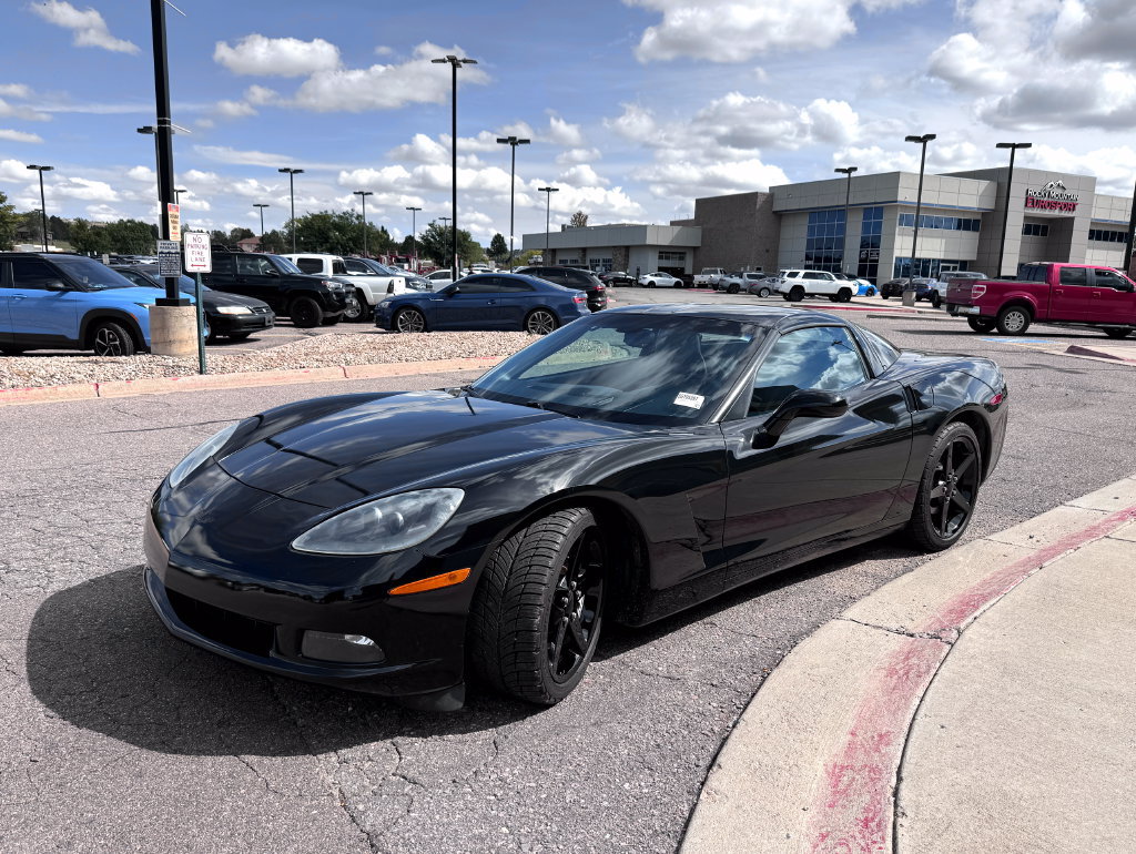 Used 2005 Chevrolet Corvette Coupe w/ Preferred Equipment Group RWD image 4