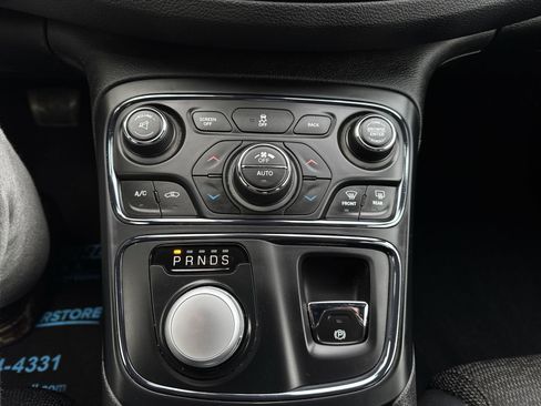 Used 2015 Chrysler 200 S w/ Comfort Group image 35