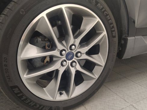 Used 2017 Ford Edge Titanium w/ Equipment Group 301A FWD image 31