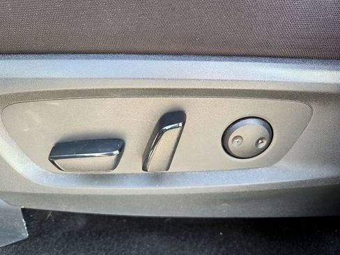 Used 2025 Nissan Pathfinder SV AWD/4WD image 18