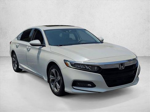 Used 2018 Honda Accord EX image 3