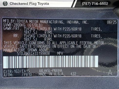 Used 2025 Toyota Sienna XLE w/ XLE Plus Package image 23