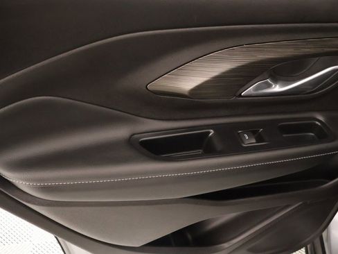 Used 2024 GMC Terrain SLT image 15