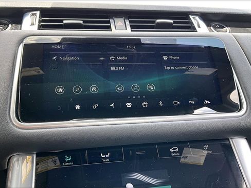 Used 2020 Land Rover Range Rover Sport HSE image 32