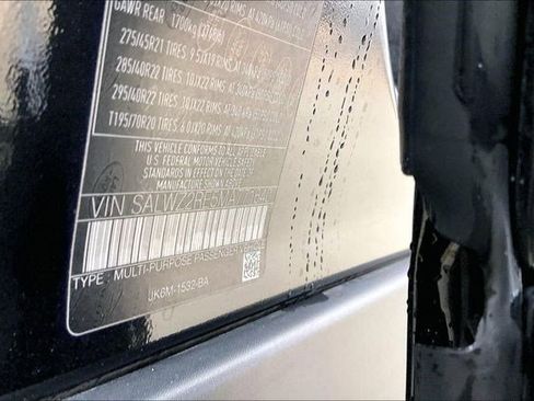 Used 2021 Land Rover Range Rover Sport SVR image 11