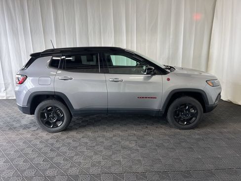 Used 2023 Jeep Compass Trailhawk w/ Trailhawk Convenience Group AWD/4WD image 2