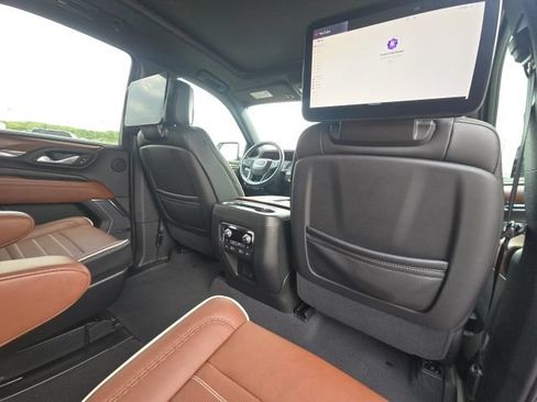 Used 2024 GMC Yukon Denali Ultimate AWD/4WD image 18