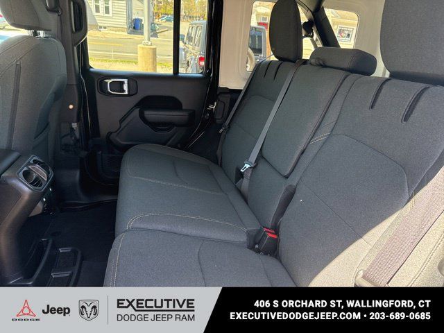 Used 2024 Jeep Wrangler Unlimited w/ Convenience Group AWD/4WD image 30