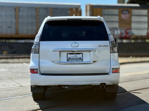 Used 2014 Lexus GX 460 w/ Premium Package AWD/4WD image 4