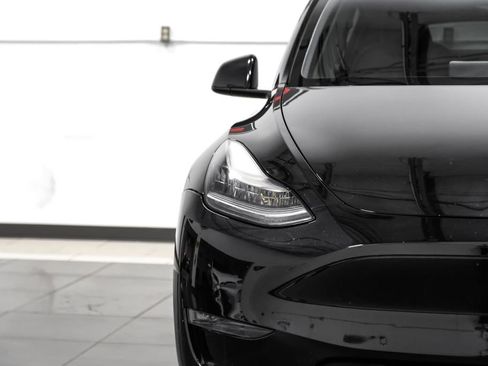 Used 2021 Tesla Model Y Long Range AWD/4WD image 44
