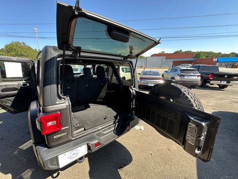 Used 2020 Jeep Wrangler Unlimited Sport S image 18