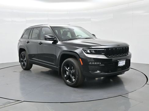 New 2025 Jeep Grand Cherokee Limited w/ Luxury Tech Group II image 9