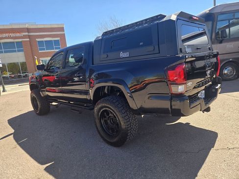 Used 2018 Toyota Tacoma TRD Sport w/ Technology Package image 7