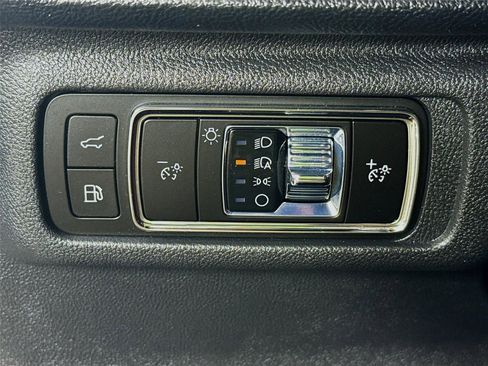 Used 2025 Lincoln Corsair Grand Touring w/ Towing Package image 7