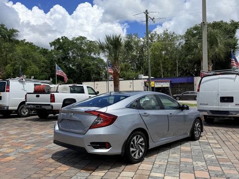 Used 2018 Honda Civic EX image 4