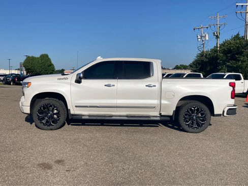 Used 2023 Chevrolet Silverado 1500 High Country w/ High Country Premium Package AWD/4WD image 28
