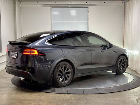 Used 2024 Tesla Model X AWD/4WD image 10