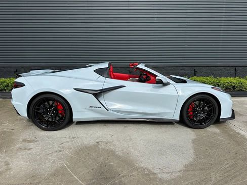Used 2023 Chevrolet Corvette Z06 image 11