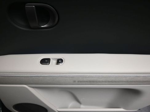 Used 2025 Hyundai Ioniq 5 Limited image 15