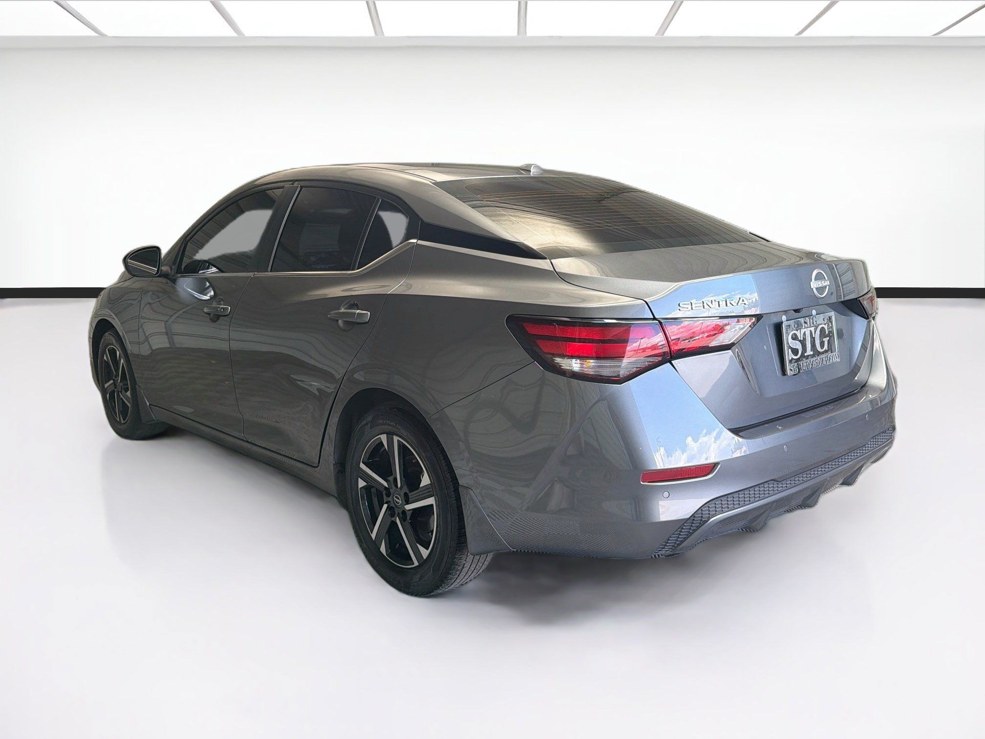 Used 2025 Nissan Sentra SV FWD image 6