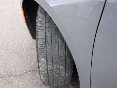 Used 2025 Chrysler Pacifica Limited image 64