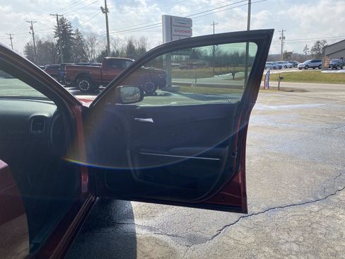 Used 2018 Dodge Charger GT AWD/4WD image 32